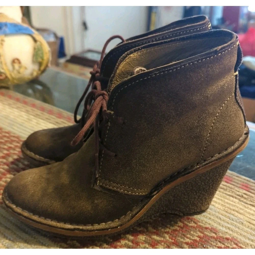 Bussola Women's‎ Gold Distressed Lace- Up Ankle Boots Size 37 US Size 7